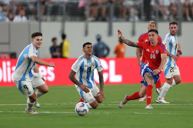 Argentina vs Chile, fight to score a goal