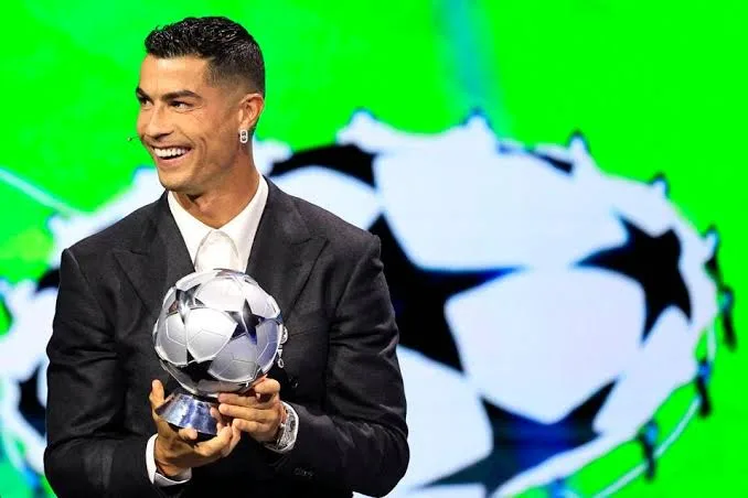 Cristiano Ronaldo received the award for all-time top goal scorers