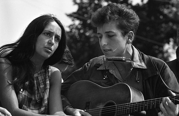 Bob Dylan performed live for the March on Washington for Jobs and Freedom | Source: Bored Panda 