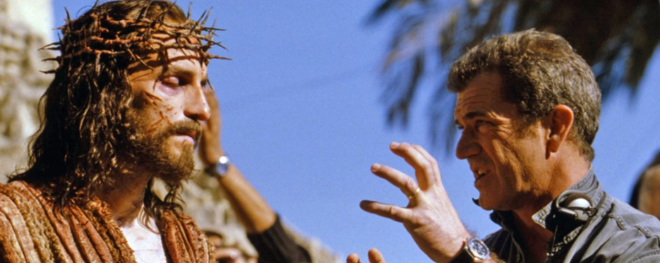 Actor Jim Caviezel, who portrays Jesus, talks with producer and director Mel Gibson on the set of the new film ‘The Passion of The Christ’ 