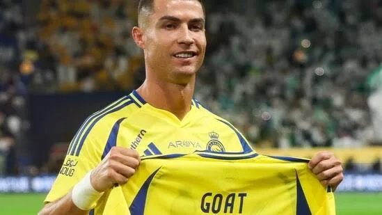 Ronaldo awarded with GOAT jersey by Al-Nassr